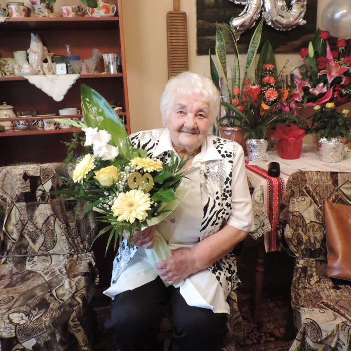 Bereczki Józsefné köszöntése 90. születésnapja alkalmából
