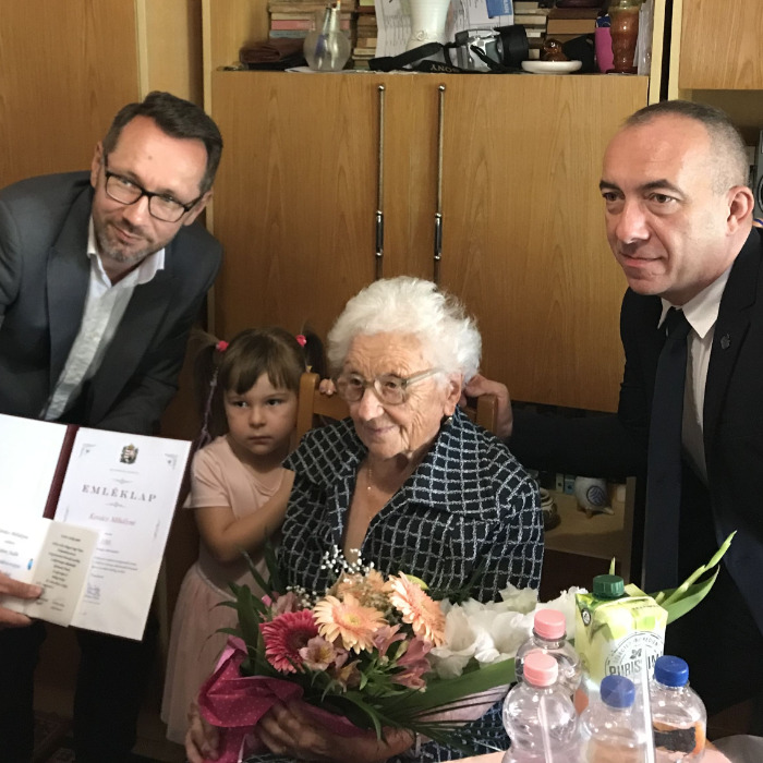 Kovács Mihályné köszöntése 100. születésnapja
