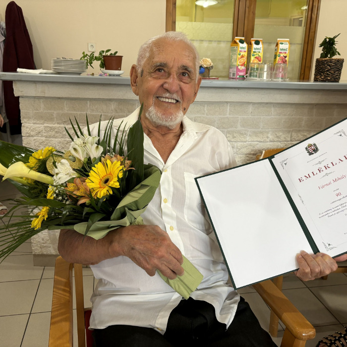 Várnai Mihály köszöntése 90. születésnapja alkalmából