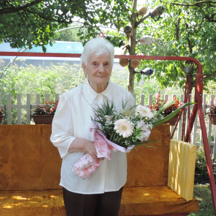 Juhos Jenőné köszöntése 90. születésnapja alkalmából