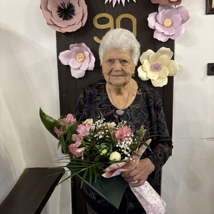 Korcsok Mátyásné köszöntése 90. születésnapja alkalmából