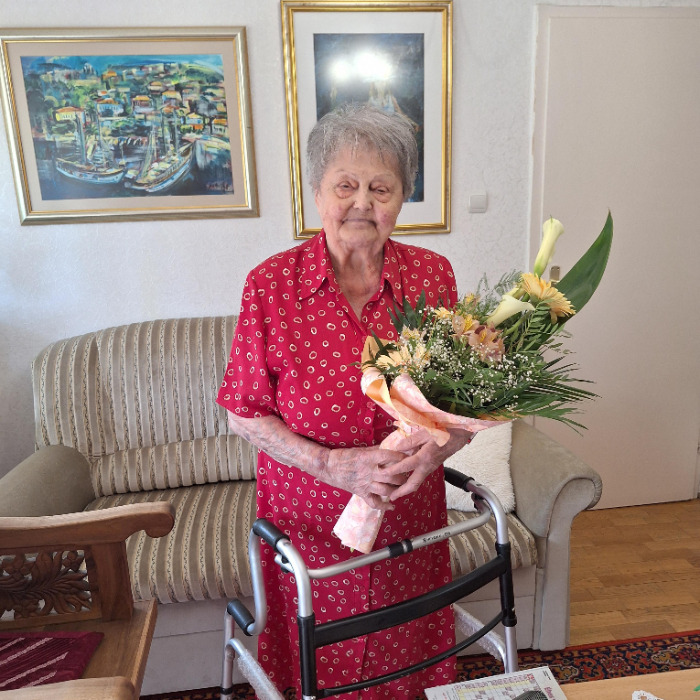 Kovács Pálné köszöntése 90. születésnapja alkalmából