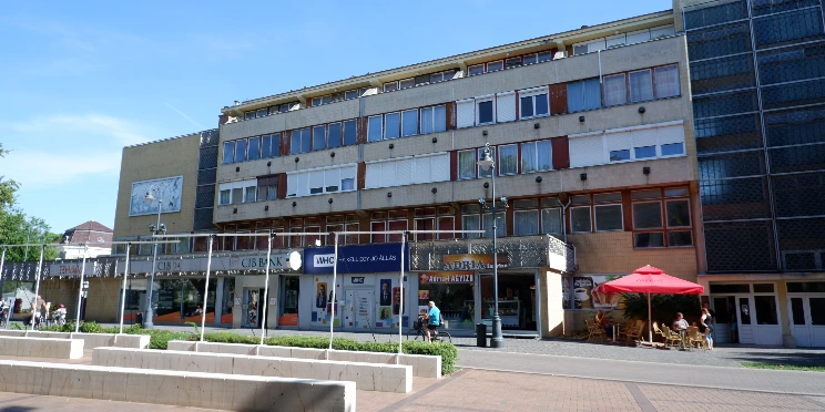 eladó ingatlan békéscsaba központjában, az andrássy úton képe