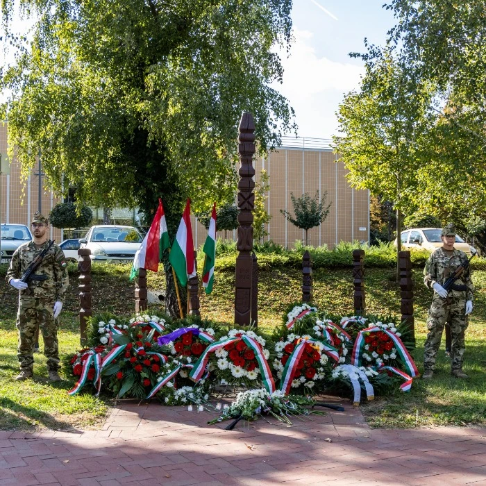 emlékezés a tizenhárom aradi vértanúra képe