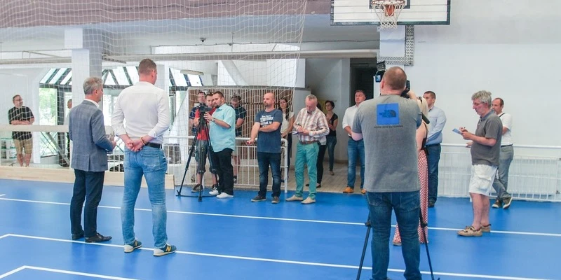 mvp-roplabda-sportcsarnok-02 képe